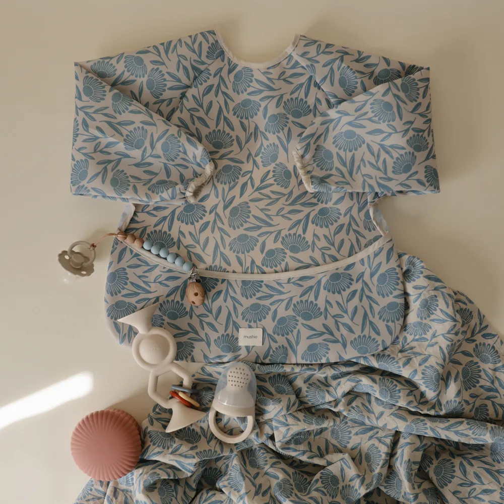 Mushie long sleeve bib