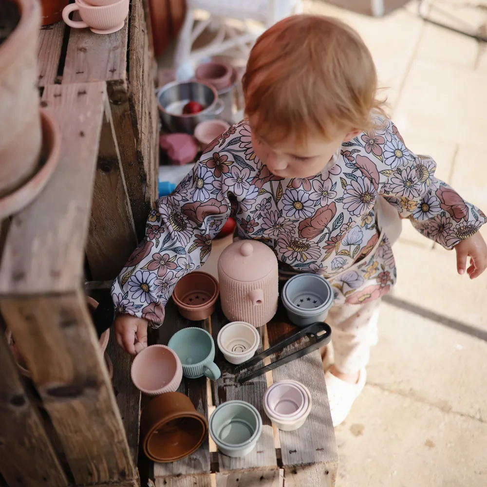 Mushie long sleeve bib