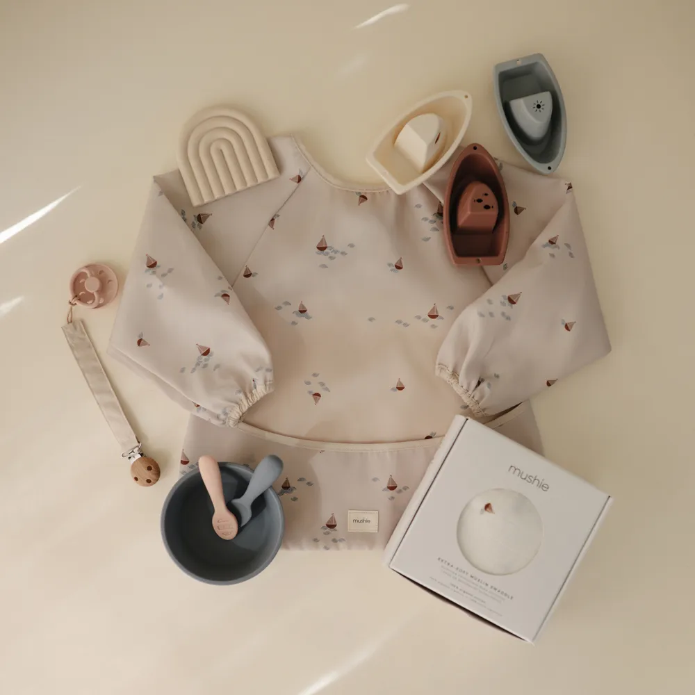 Mushie long sleeve bib