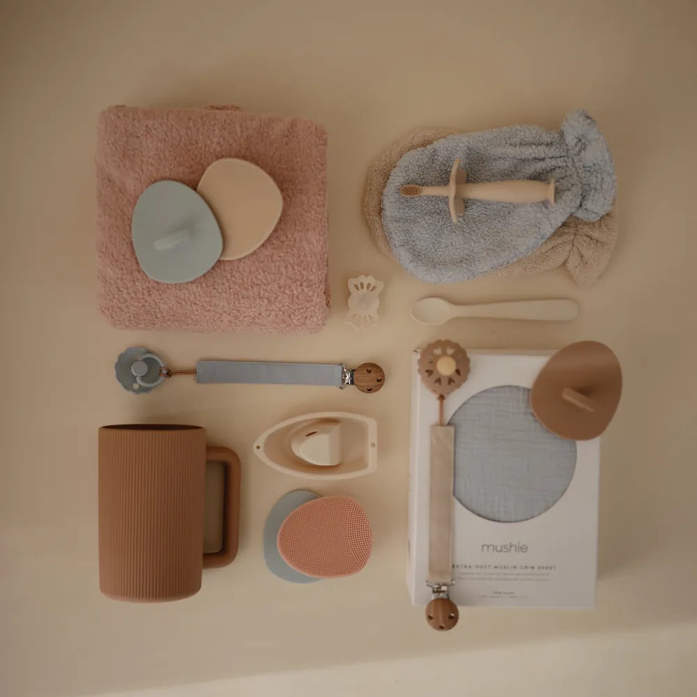 Mushie flushing cistern