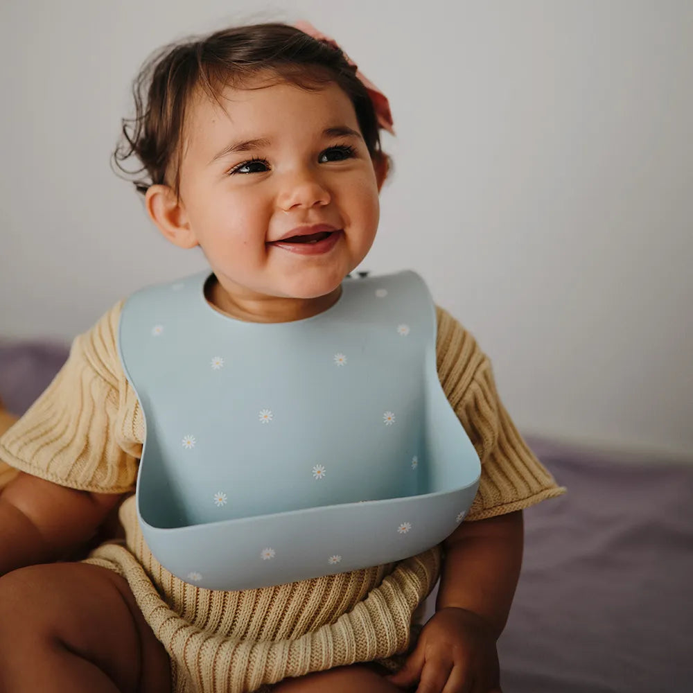 Mushie silicone bib