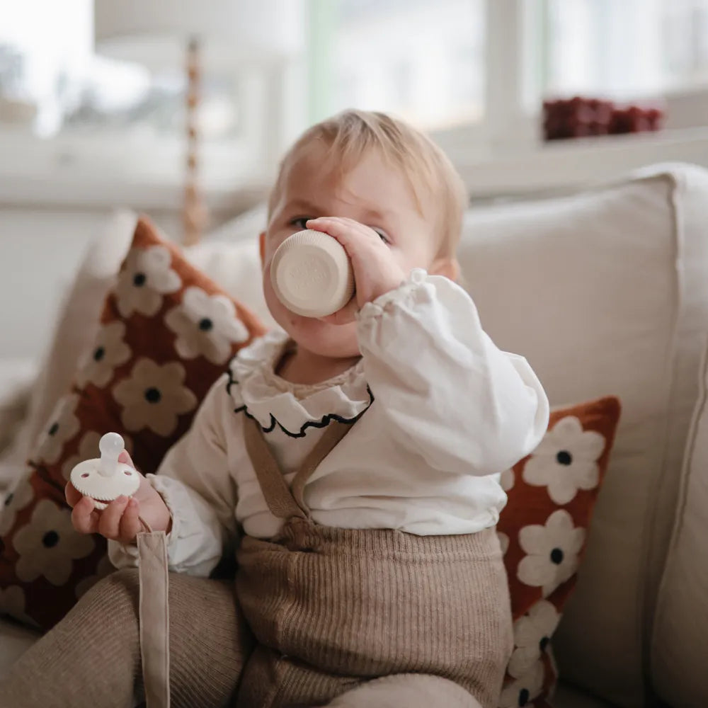 Mushie silicone starter cup