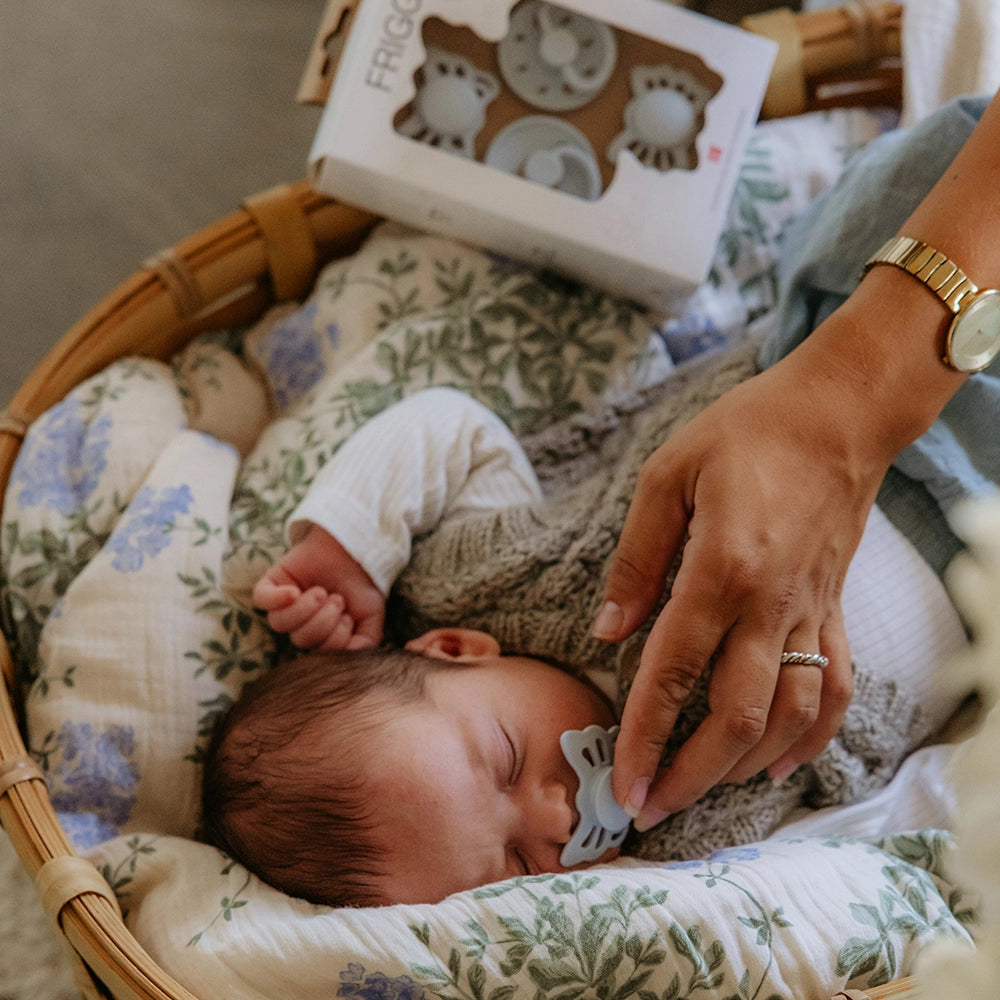 FRIGG Baby's First Pacifier - Moonlight Sailing