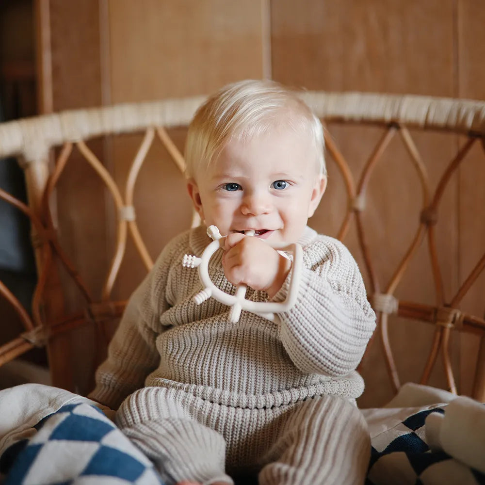 Mushie No-drop bite ring