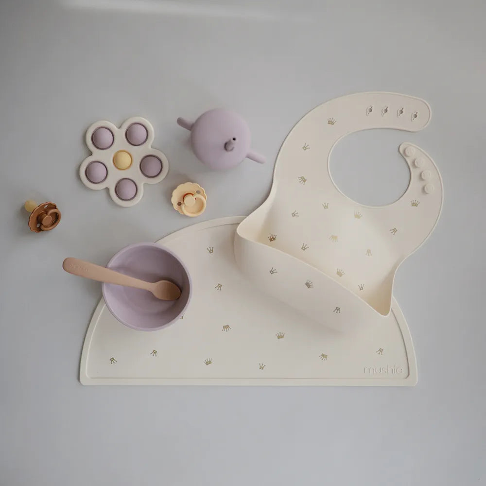 Mushie silicone bib