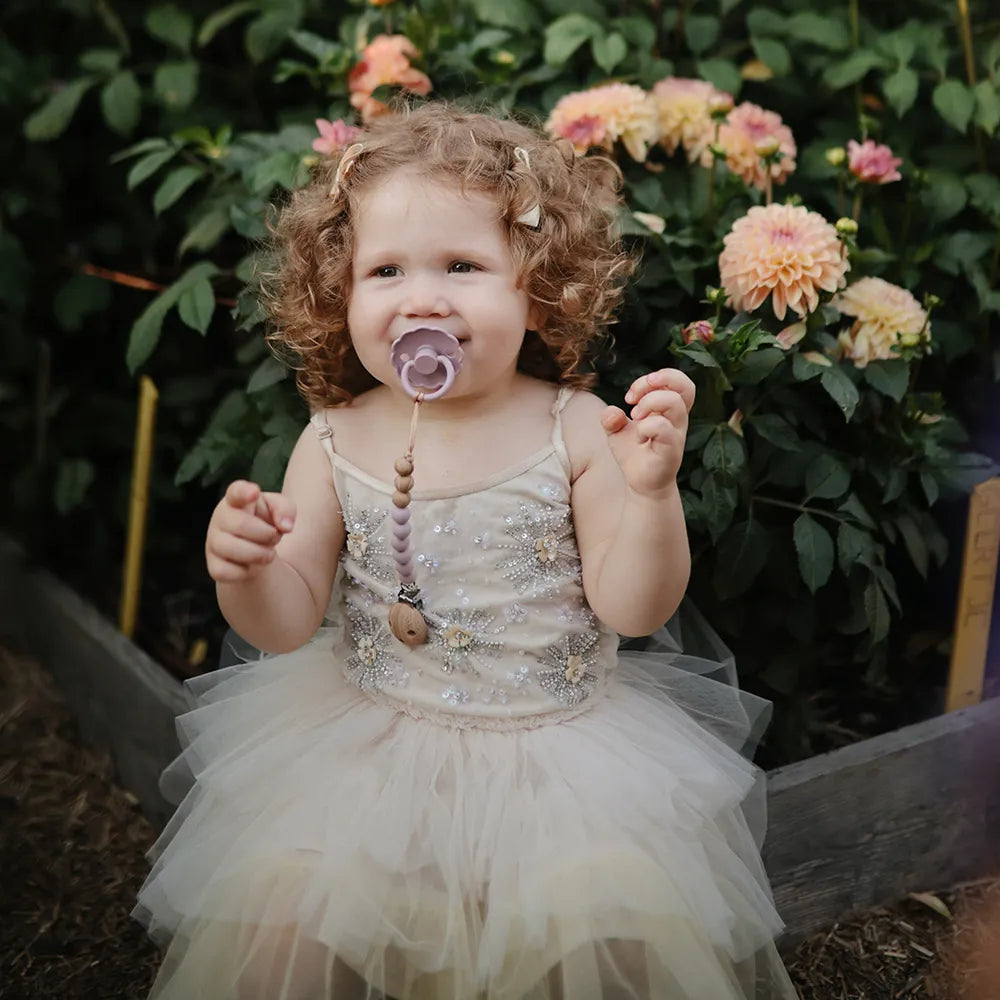 Mushie pacifier chain - Eva