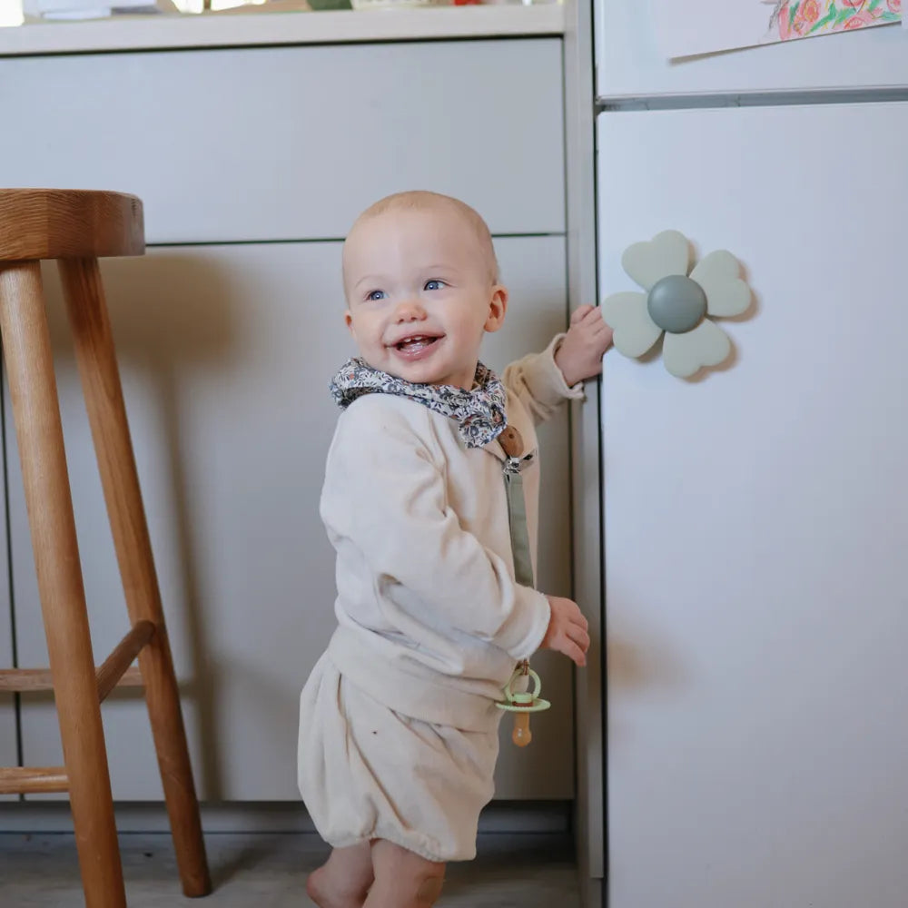 Mushie suction cup spinner