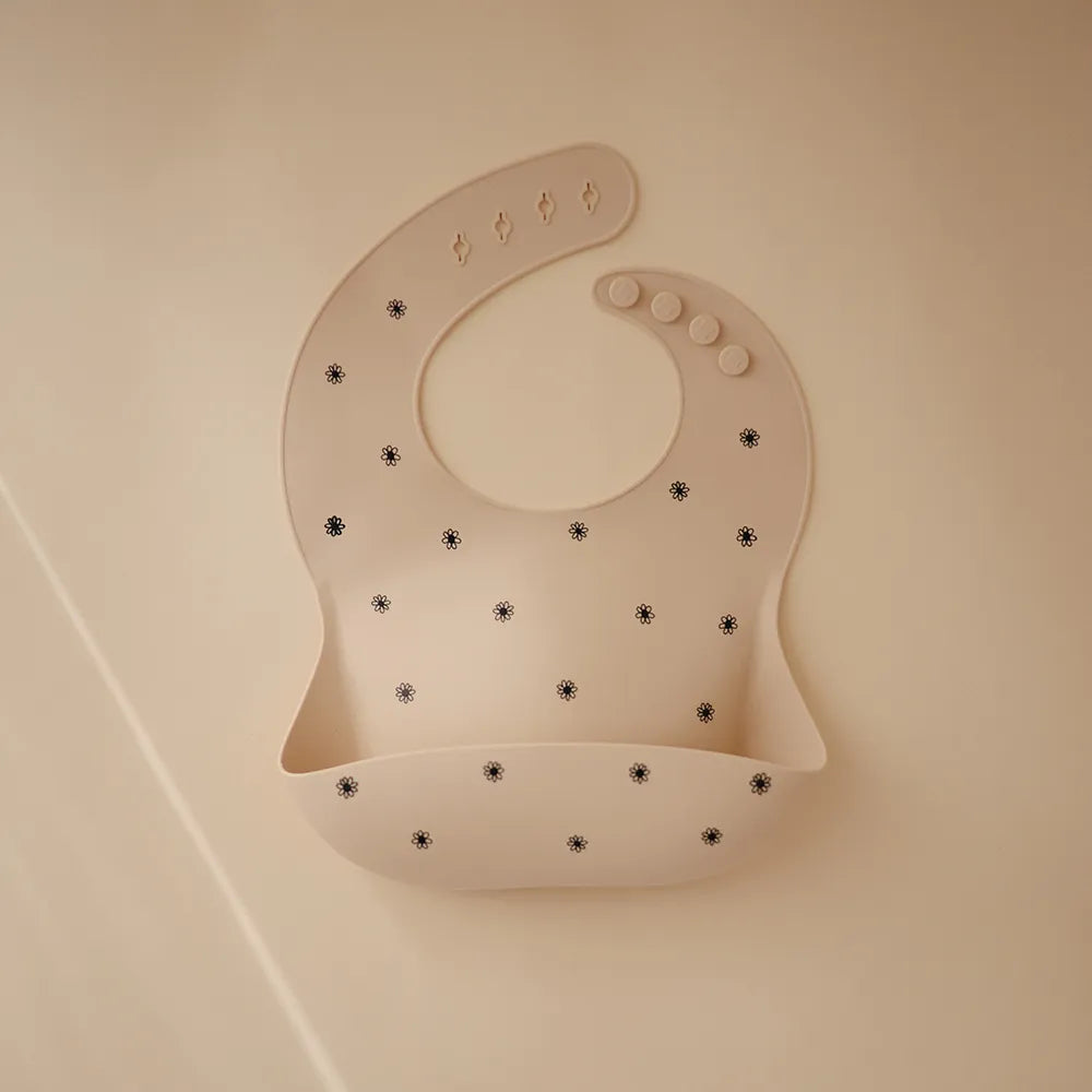 Mushie silicone bib