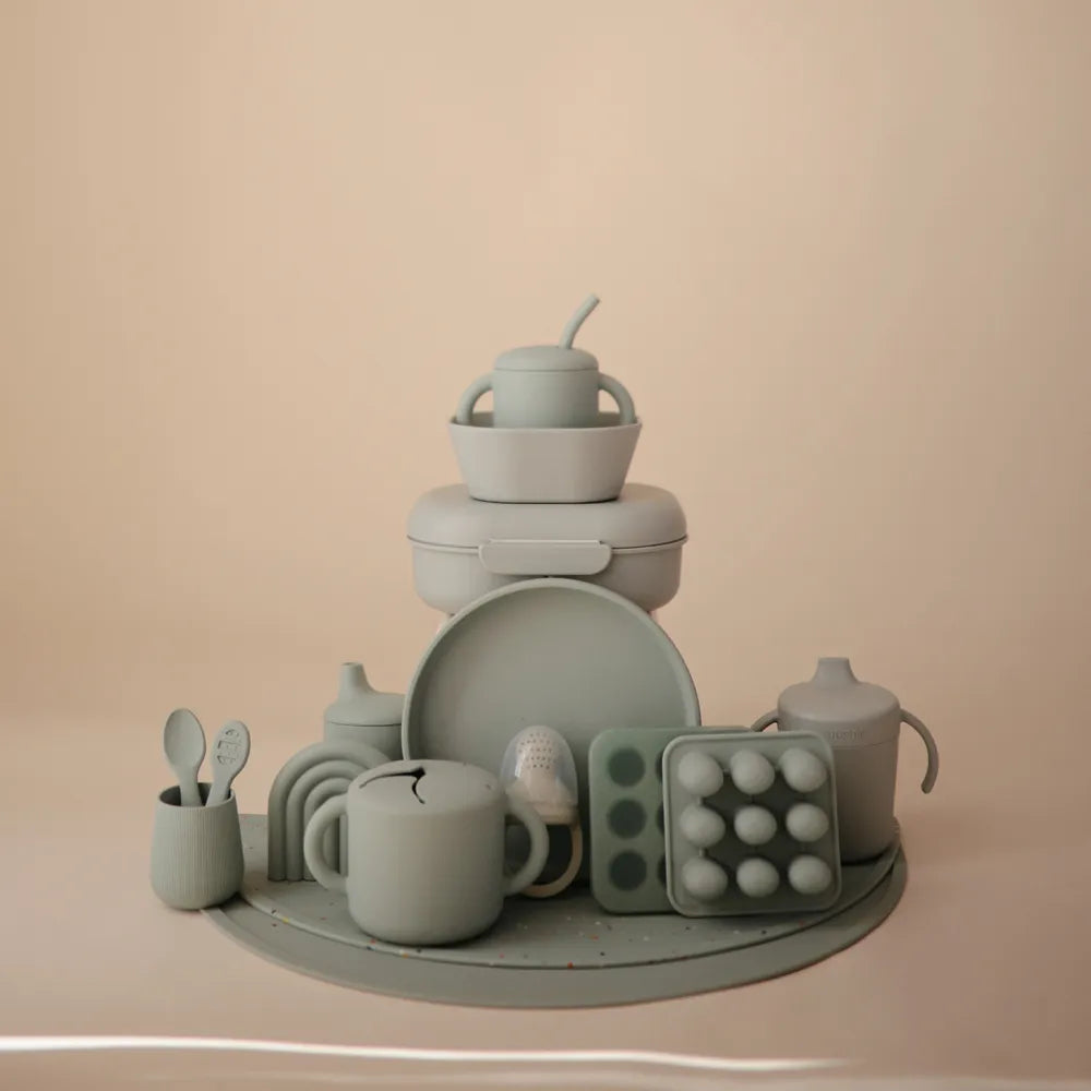 Mushie freezer tray for fruit juice