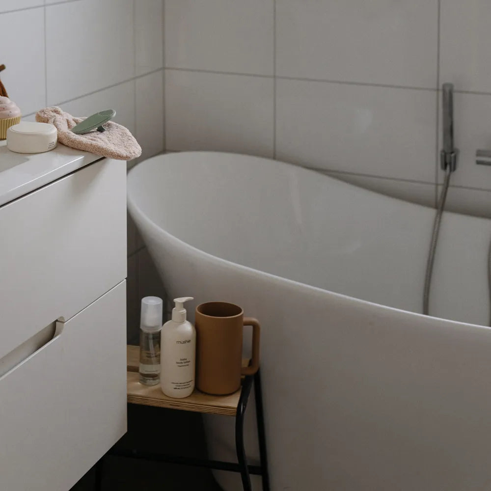 Mushie flushing cistern