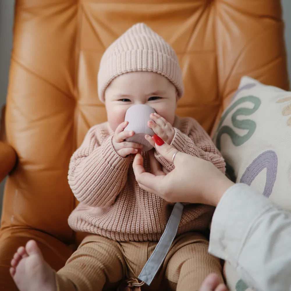 Mushie silicone starter cup