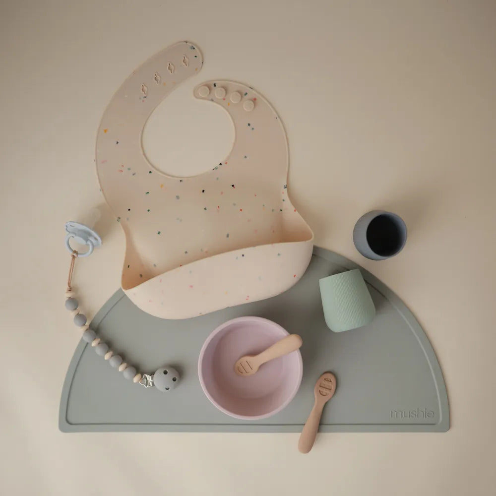 Mushie silicone starter cup