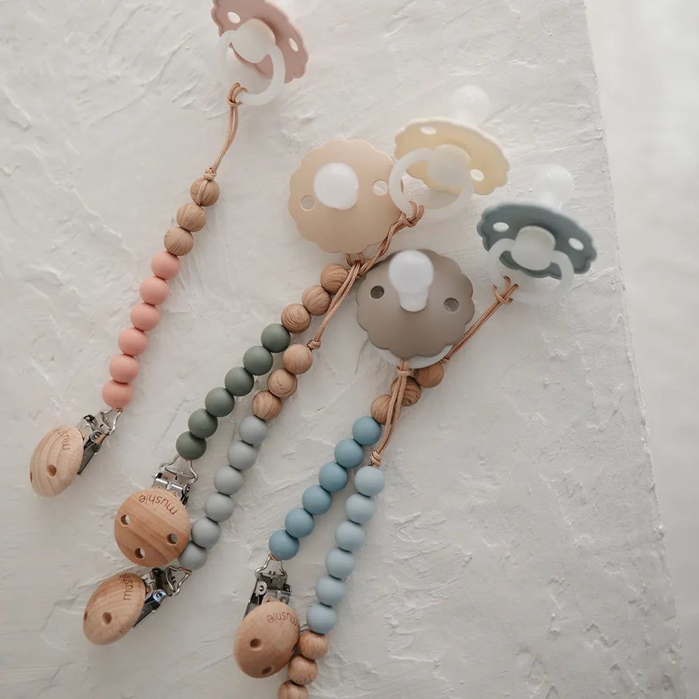 Mushie pacifier chain - Eva